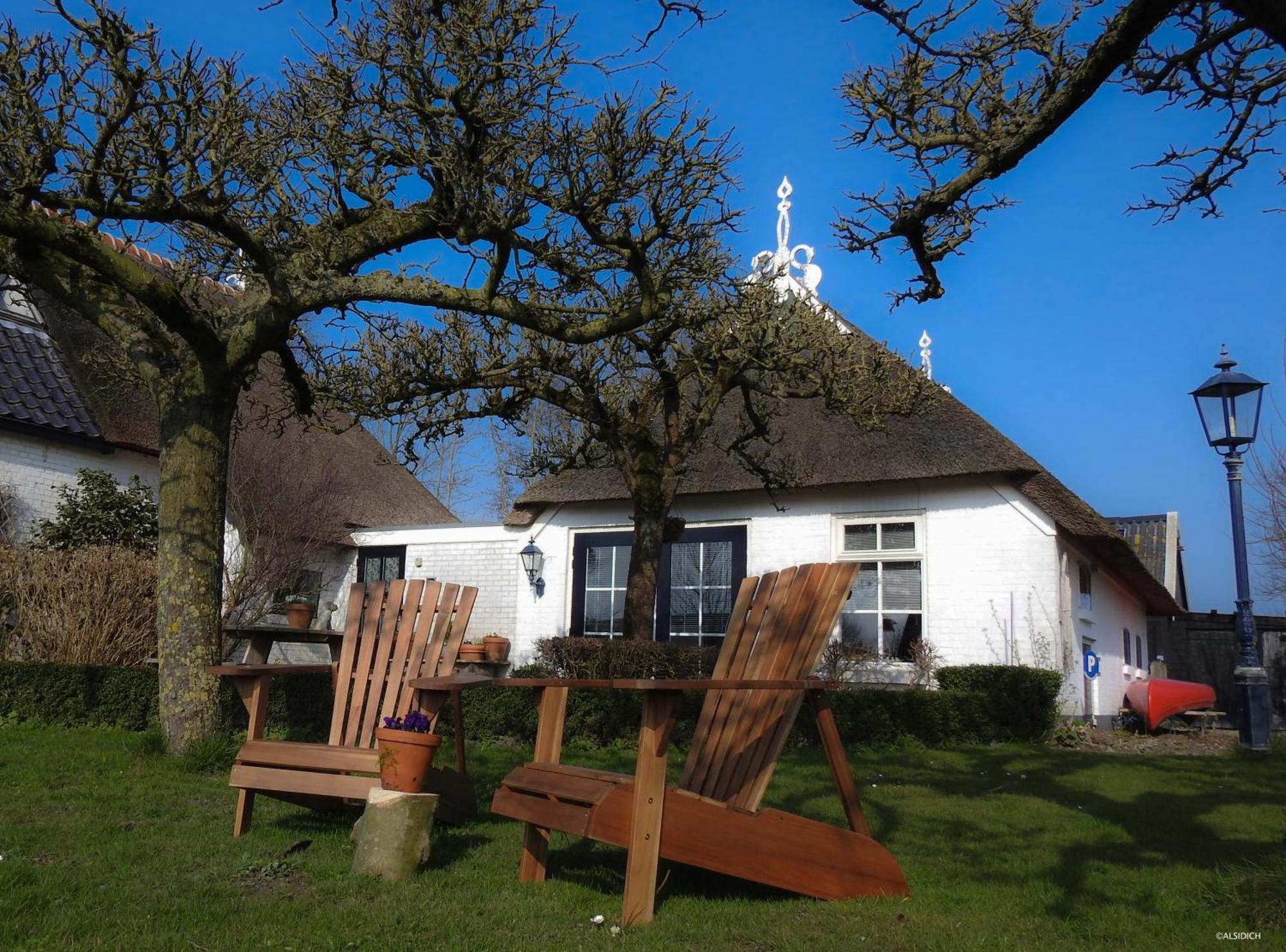 The Wee White Hoose Bed & Breakfast Oosternijkerk Exterior photo